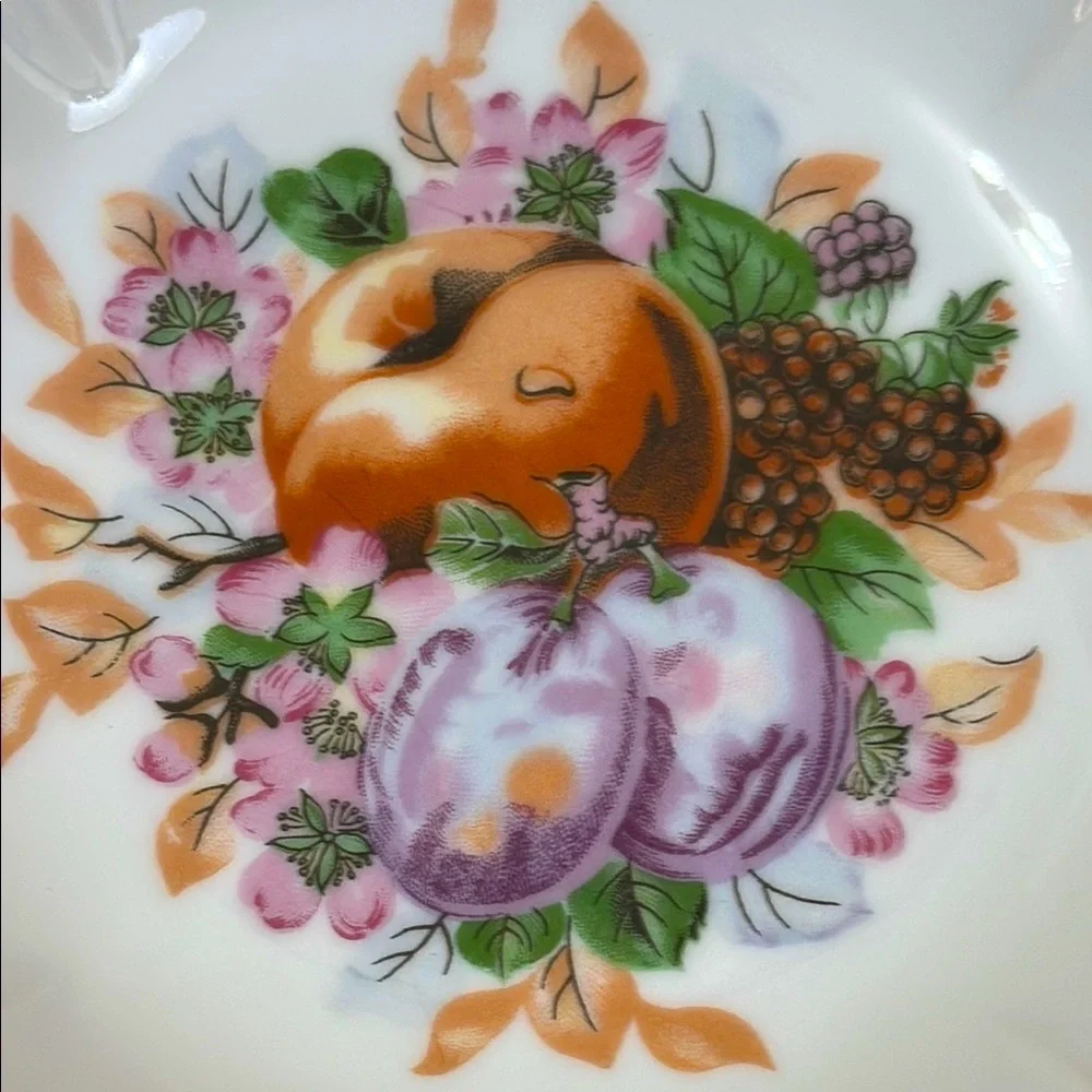 Trimont Ware Elegant White and Gold Octagonal Vintage Bowl Fruit Design - Picture 5 of 7